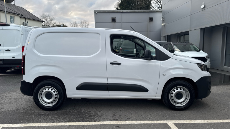 Peugeot Partner E-Standard 800 100kW 50kWh Professional Premium + Van Auto